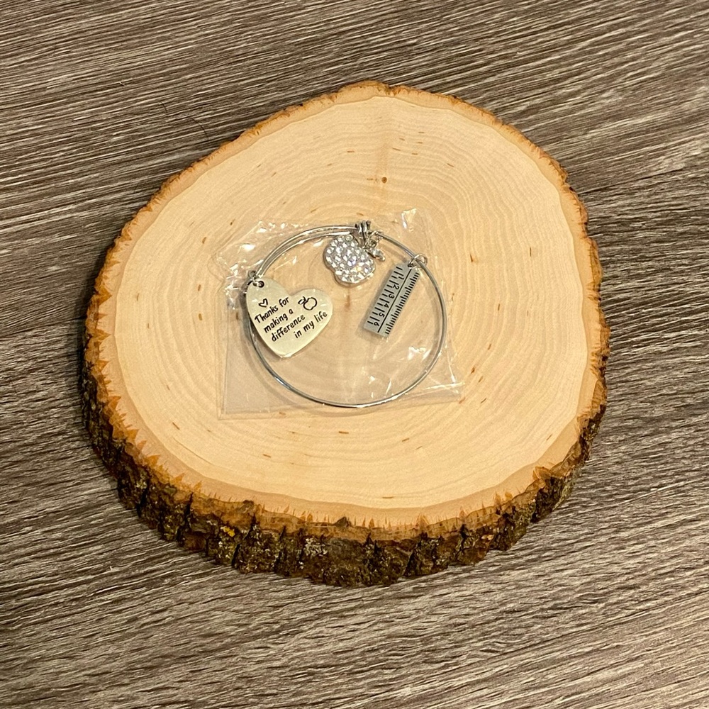 🌾HP🌾 Thanks for making a difference in my life Teacher Infinity Bangle